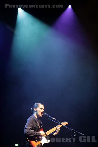 ANNA CALVI - 2013-09-26 - PARIS - Gaite Lyrique - 